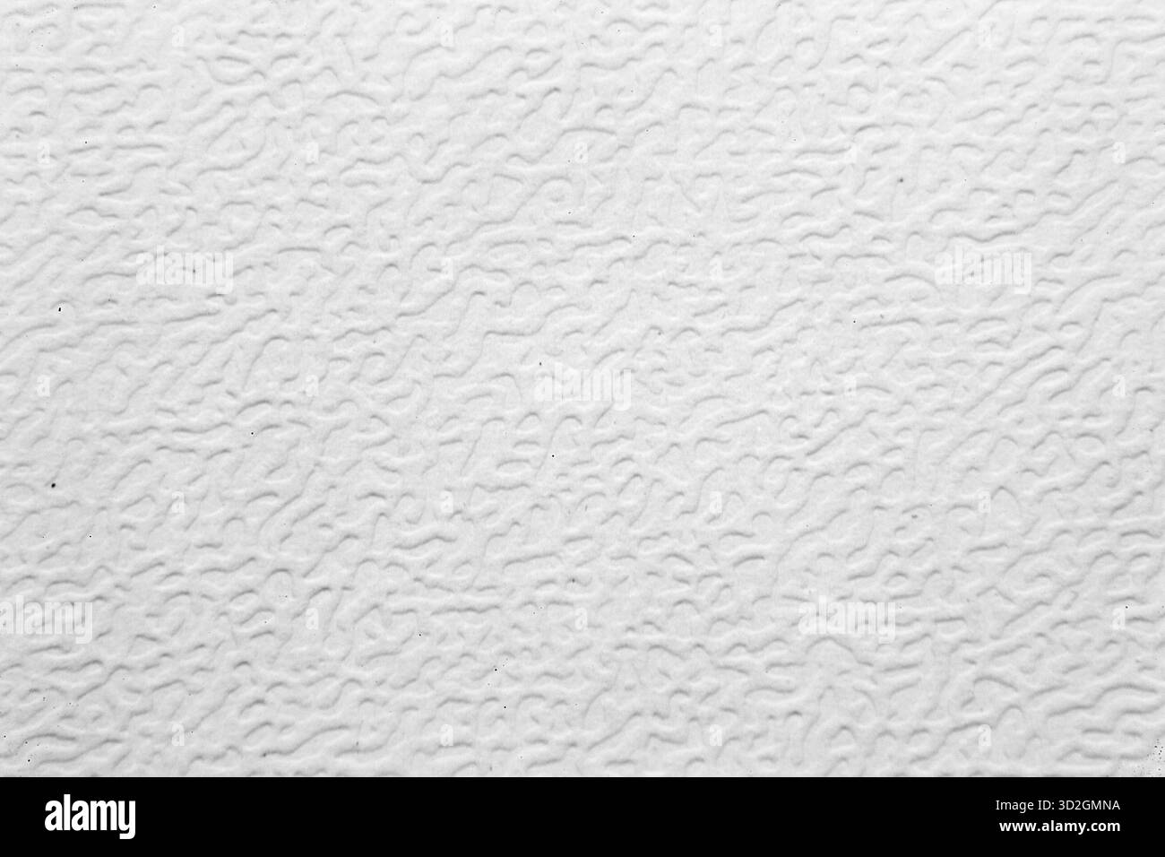 Plan macro d'une surface blanche ou gris clair avec une texture ondulée prononcée, irrégulière et irrégulière. Un backgroun abstrait polyvalent, propre et minimaliste Banque D'Images