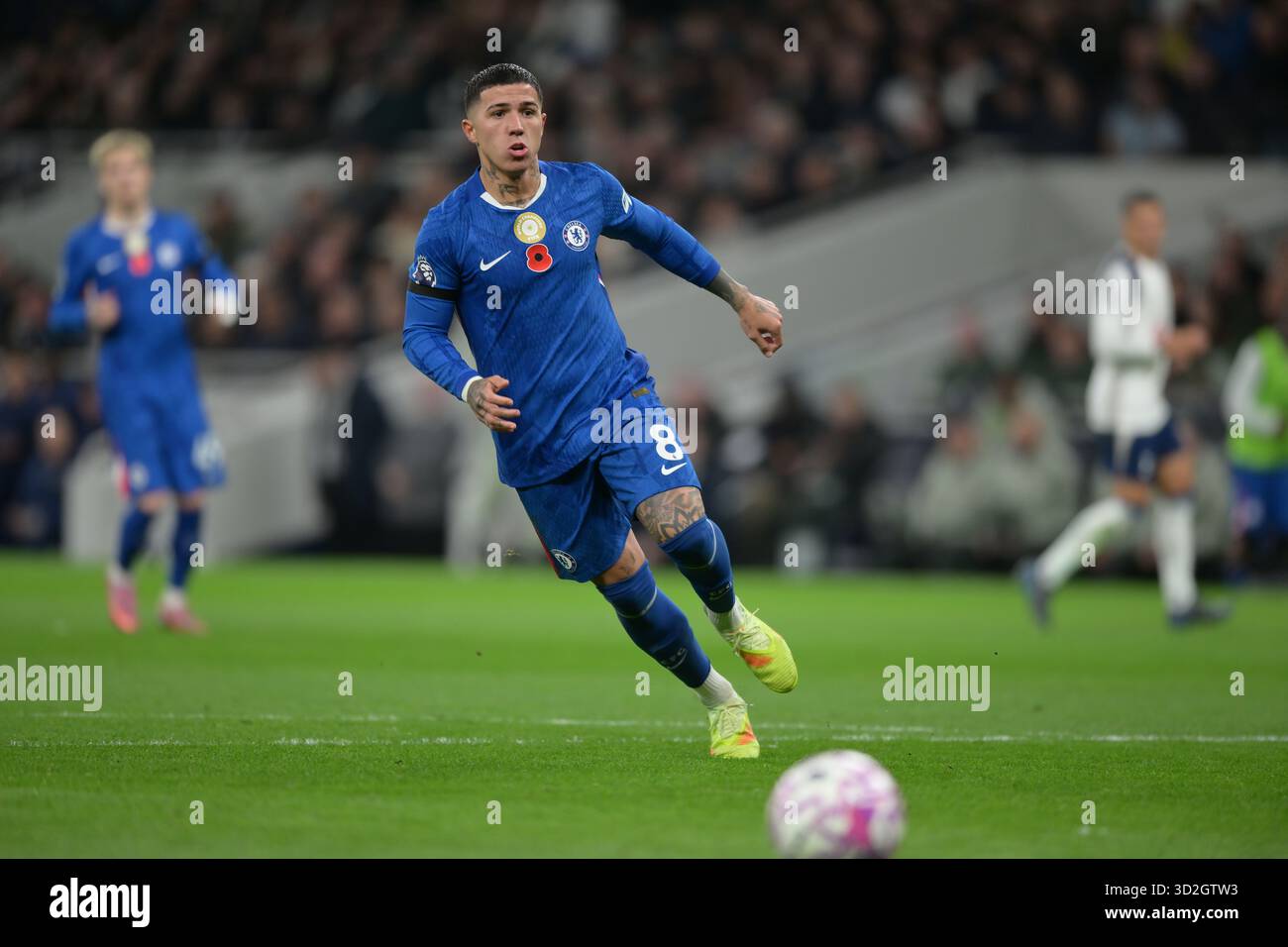ROYAUME-UNI. 01 novembre 2025. Londres UK1er novembre 2025. Enzo Fernandez de Chelsea lors du Spurs vs Chelsea, premier League match au Tottenham Hotspur Stadium de Londres. Cette image est RÉSERVÉE à UN USAGE ÉDITORIAL. Licence requise de Football DataCo pour toute autre utilisation. Crédit : MARTIN DALTON/Alamy Live News Banque D'Images