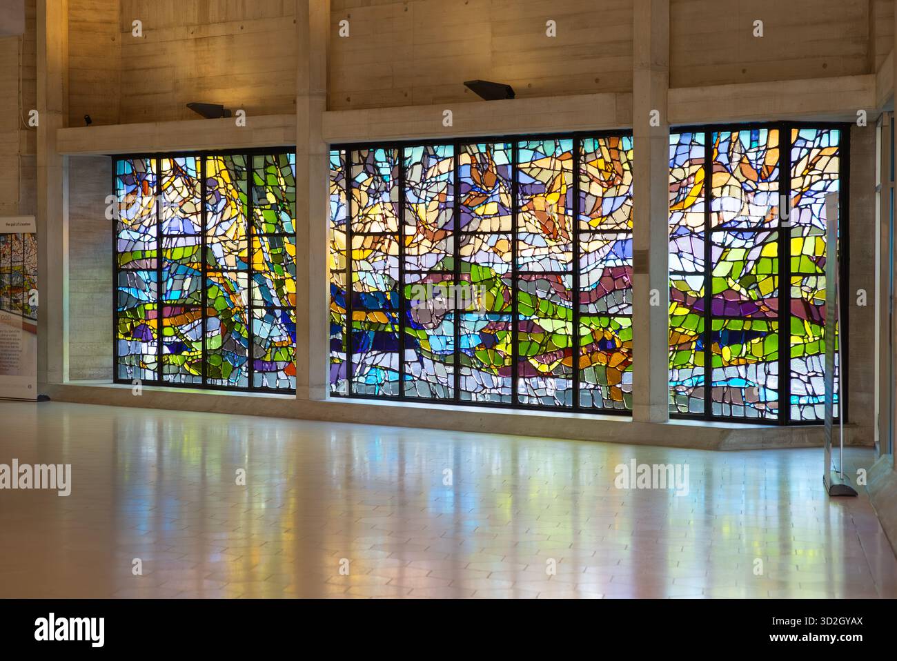 Les fenêtres en verre coloré de la cathédrale de Clifton à Bristol Royaume-Uni Banque D'Images