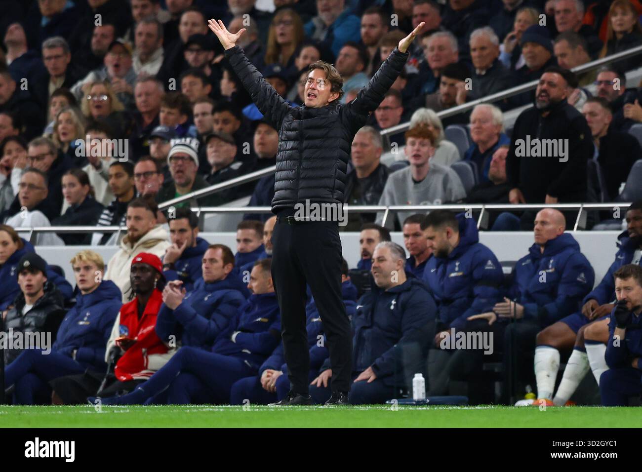 Londres, Royaume-Uni. 01 novembre 2025. Thomas Frank, manager de Tottenham Hotspur, réagit lors du match Tottenham Hotspur contre Chelsea premier League au Tottenham Hotspur Stadium, Londres, Angleterre, le 1er novembre 2025 crédit : Sally Rawlins/Every second Media crédit : Every second Media/Alamy Live News Banque D'Images