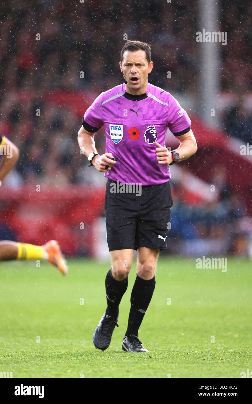 Nottingham, Royaume-Uni. 01 novembre 2025. Refree Darren England au Nottingham Forest v Manchester United, EPL match, au City Ground, Nottingham, Notts. Crédit : Paul Marriott/Alamy Live News Banque D'Images