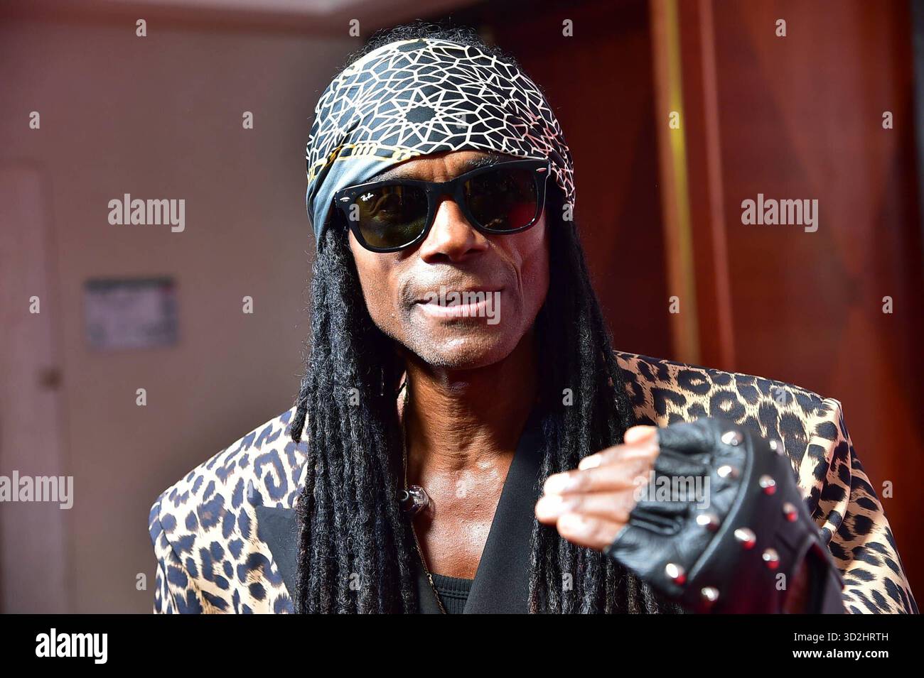 16. Gala de charité des coeurs riants Fabrice ã Fab Ò Morvan , Sänger ehem. Milli Vanilli photocall zur 16. Gala de charité des coeurs riants im JM Marriott Hotel in Berlin AM 01.11.2025 *** 16 Gala de charité des coeurs riants Fabrice ã Fab Ò Morvan , chanteur ex Milli Vanilli Photocall pour le gala de charité des 16 coeurs riants à l'hôtel JM Marriott de Berlin le 01 11 2025 Photopress Mueller Banque D'Images