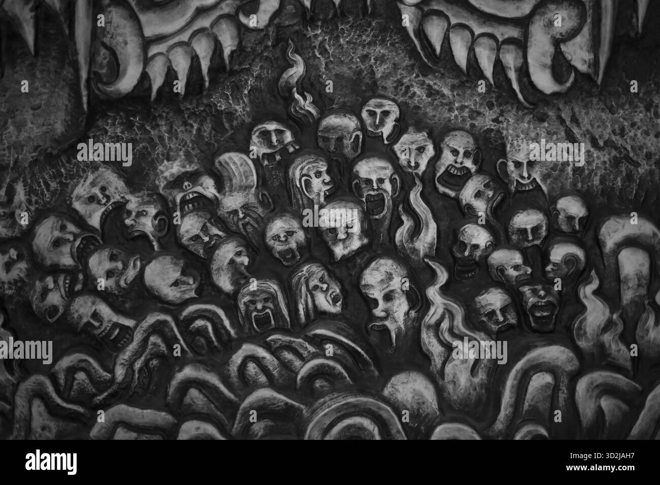 Les visages tourmentés dominent l'art de l'horreur illustration macabre, style gothique. l'image surréaliste de fantaisie sombre transmet une émotion de désespoir intense. Dessin monochrome Banque D'Images