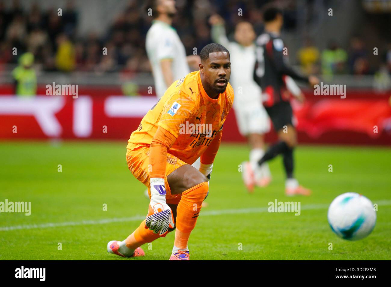 Turin, Italie. 02 novembre 2025. Mike Maignan de l'AC Milan lors de la série A italienne, saison 2025-2026, match de football entre l'AC Milan et L'AS Roma le 02 novembre 2025 au Stadio Giuseppe Meazza, San SRIO, Milan, Italie. Crédit : Nderim Kaceli/Alamy Live News Banque D'Images