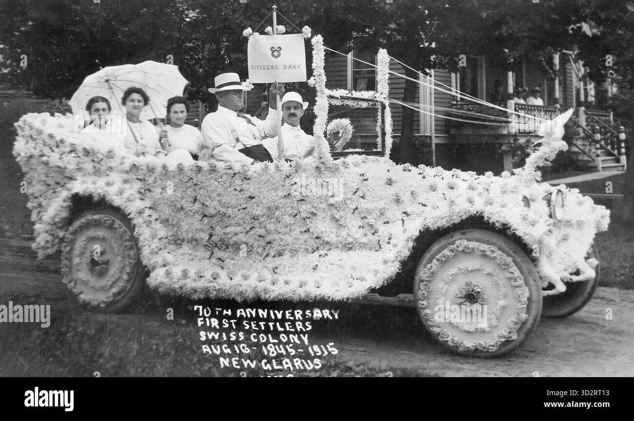 Parade flottant à New Glarus, Wisconsin, vers 1914. Banque D'Images