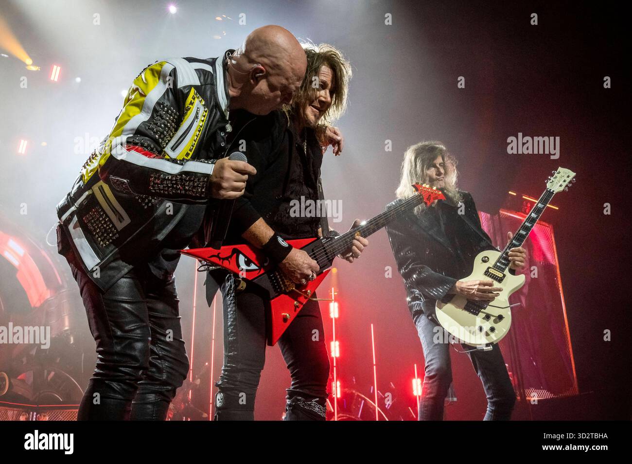 Michael Kiske, Kai Hansen und Michael Weikath von Helloween live BEI einem Konzert ihrer 40 Years Anniversary Tour in der Barclays Arena. Hambourg, 01.11.2025 Foto :XC.xSpeidelx/xFuturexImagex helloween 5124 Banque D'Images