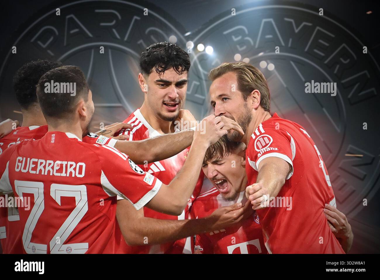 Munich, Deutschland. 03 Nov, 2025. ATTENTION MONTAGE PHOTO : Preview Paris Saint-Germain - FC Bayern Munich Football Champions League, saison 2025/26. Paris Saint-Germain - le FC Bayern Munich veut aussi célébrer à Paris : de droite : Harry Kane (FC Bayern Munich), Lennart Karl (FC Bayern Munich), Aleksandar Pavlovic (FC Bayern Munich), Raphael Guerreiro (FC Bayern Munich), Luis Diaz (FC Bayern Munich). ? Crédit : dpa/Alamy Live News Banque D'Images
