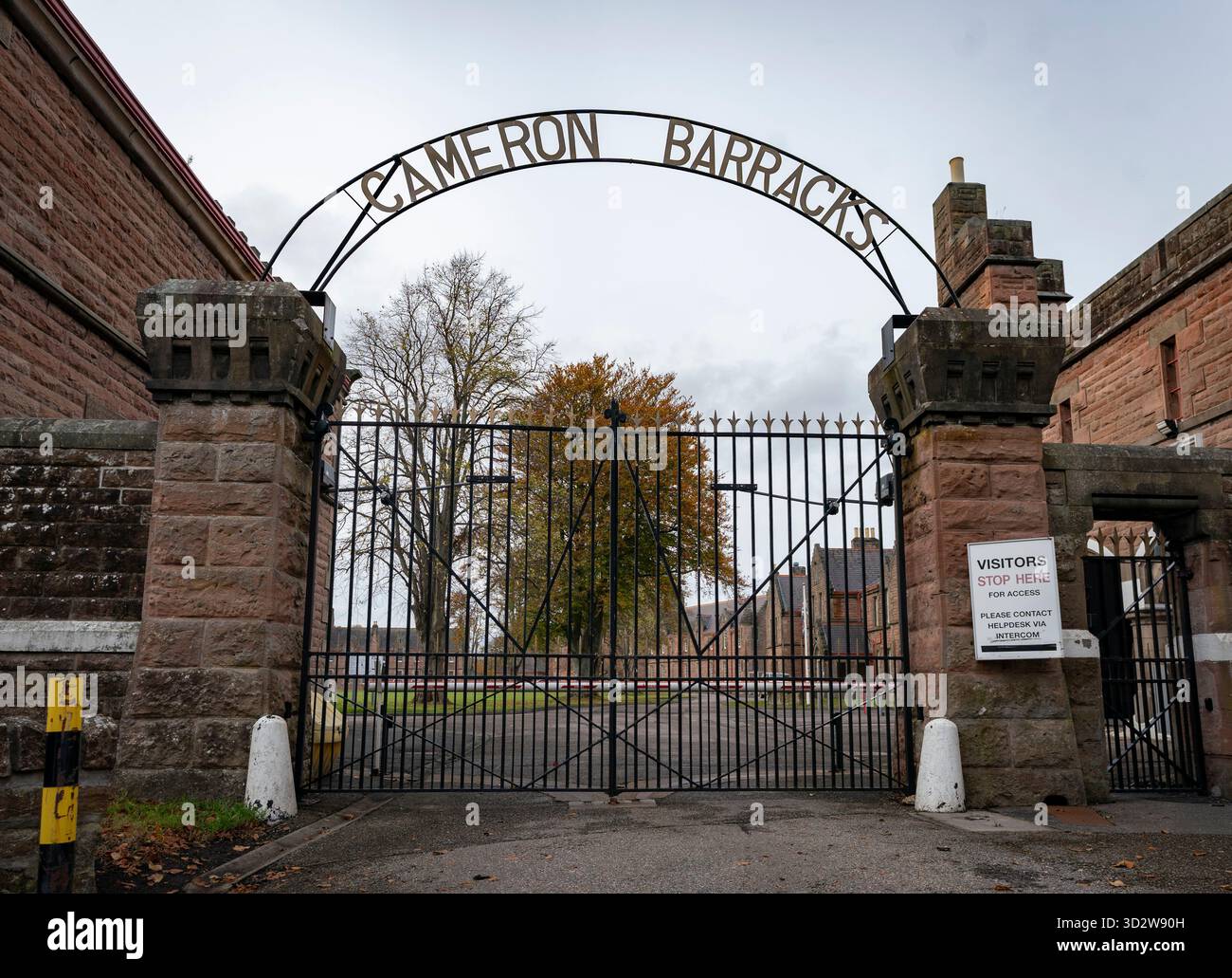 Vues extérieures de Cameron Barracks à Inverness qui ont été réservées pour fournir un hébergement aux migrants, Écosse, Royaume-Uni Banque D'Images