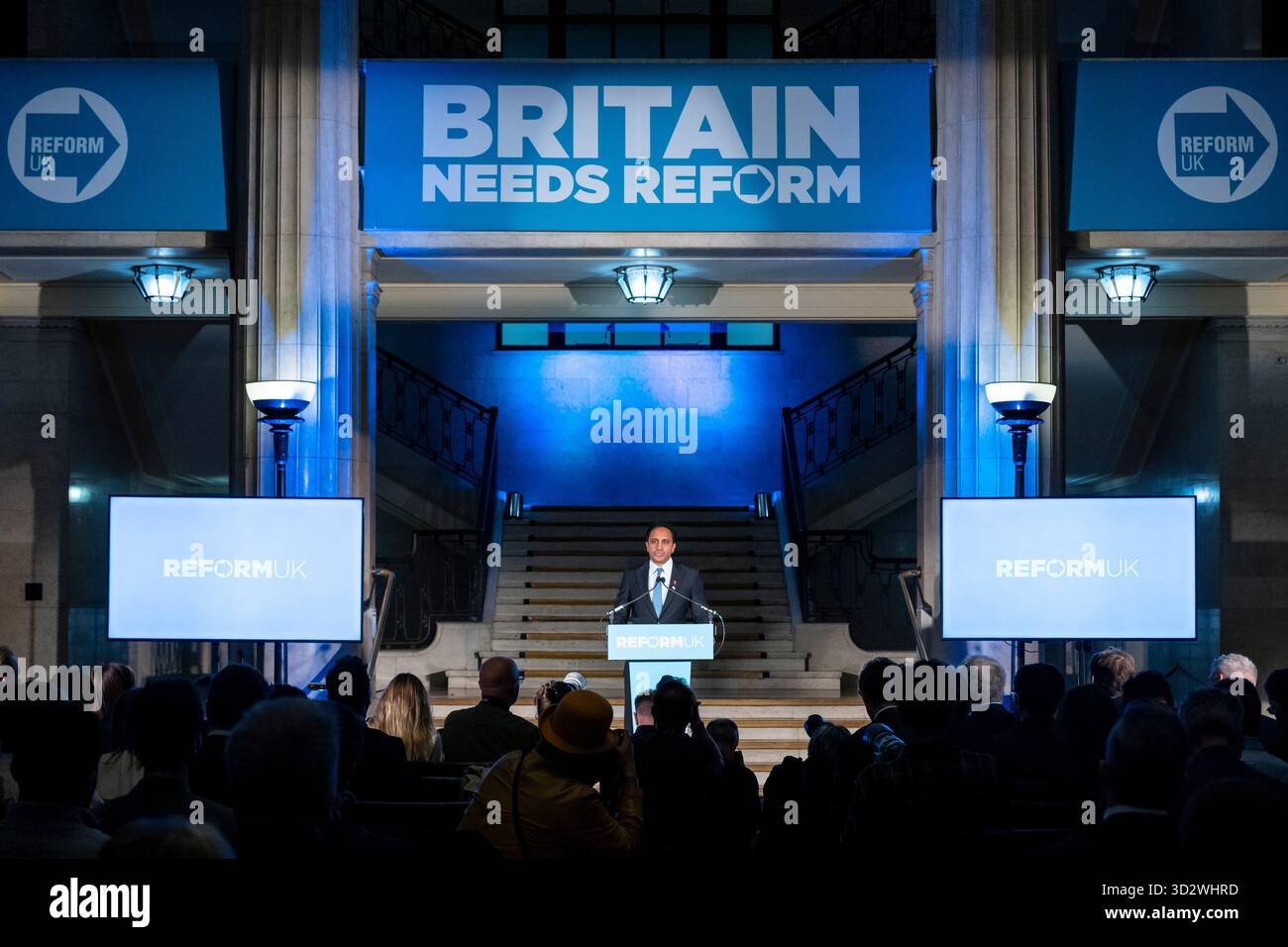 Londres, Royaume-Uni. 3 novembre 2025. Zia Yusuf, responsable de la politique, prend la parole lors d’une conférence de presse de Reform UK au Banking Hall de la ville de Londres, présentant les politiques de déréglementation financière du parti visant à créer une économie britannique favorable à l’entrepreneuriat. Credit : Stephen Chung / Alamy Live News Banque D'Images