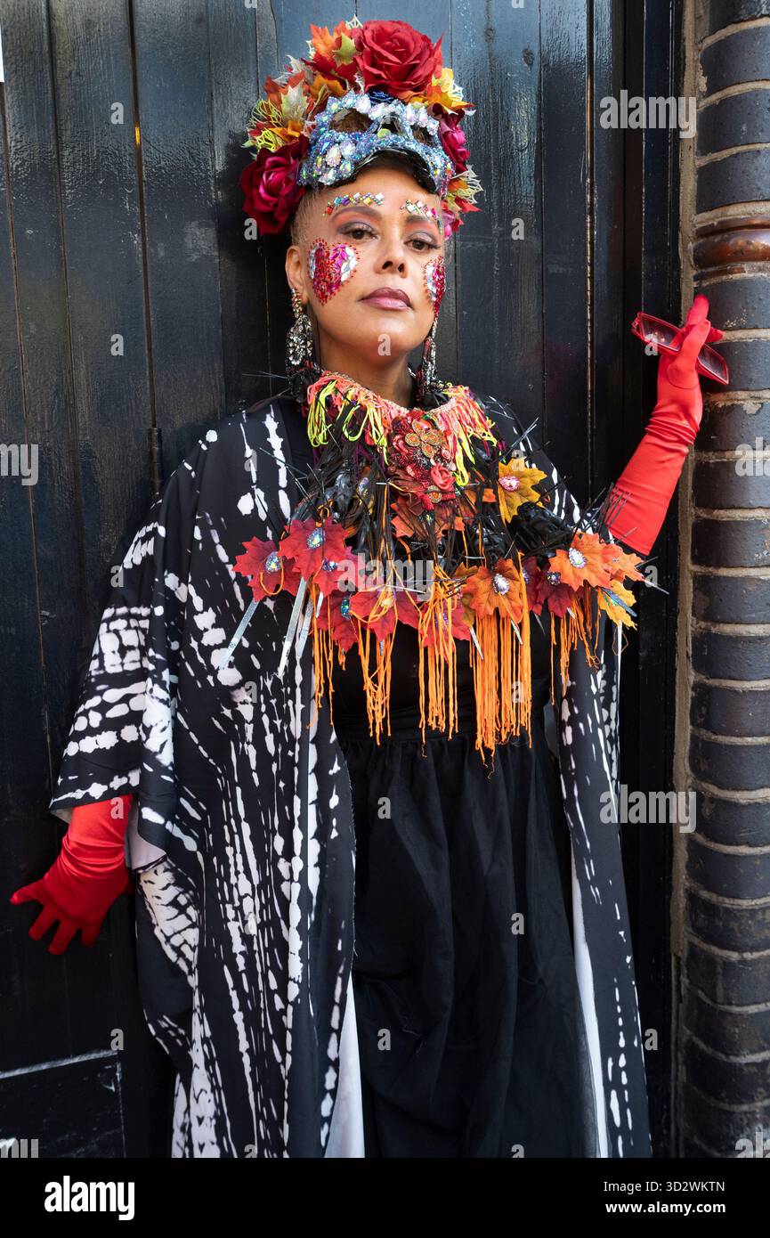 Londres, Columbia Road, célébration mexicaine de la Journée des morts, jour de la Toussaint, 1er novembre 2025. Banque D'Images