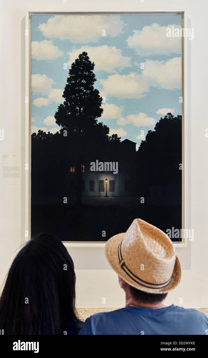 René Magritte (1898-1967), Empire de lumière, 1953-1954, huile sur toile, Musée de la collection Peggy Guggenheim, Venise, Venise, Vénétie, Italie Banque D'Images