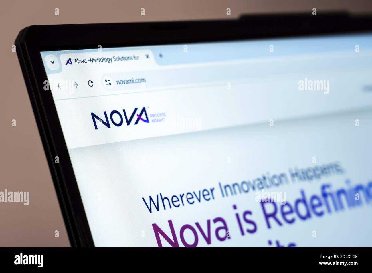 New York, États-Unis - 31 janvier 2025 : page d'accueil du site Web Nova sur écran d'ordinateur portable présentant des solutions de métrologie et de contrôle de processus pour les industries avancées Banque D'Images