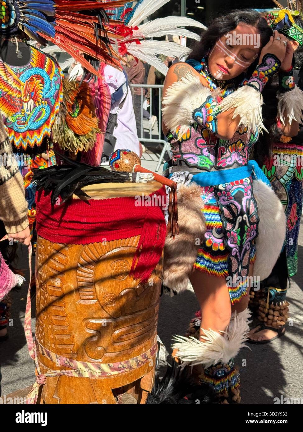 La 4e parade annuelle de la Journée des peuples autochtones à New York célèbre la force, la culture et les traditions des communautés autochtones et autochtones de toutes les Amériques. Banque D'Images