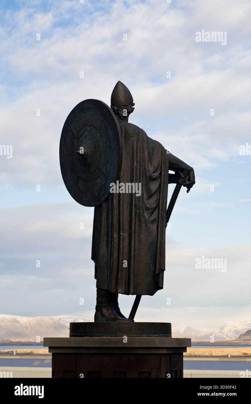 La statue d'Einar Jonsson de Thorfinn Karlsefni (Þorfinnur Karlsefni), qui était un explorateur islandais qui, vers 1010, mena une tentative de colonisation de Vínland W. Banque D'Images