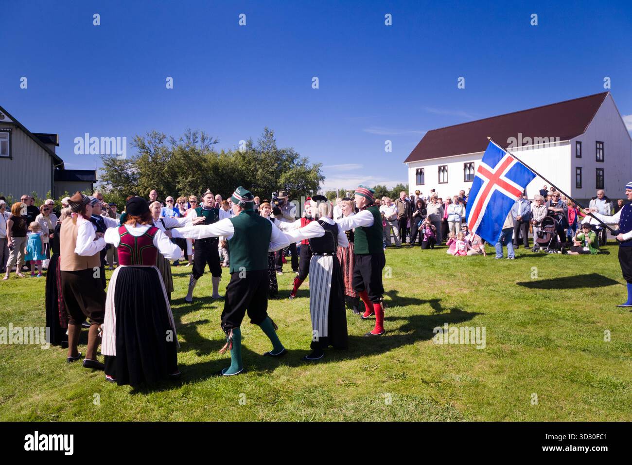 Danse folklorique islandaise traditionnelle au musée en plein air Arbaejarsafn. Reykjavik Islande. Banque D'Images
