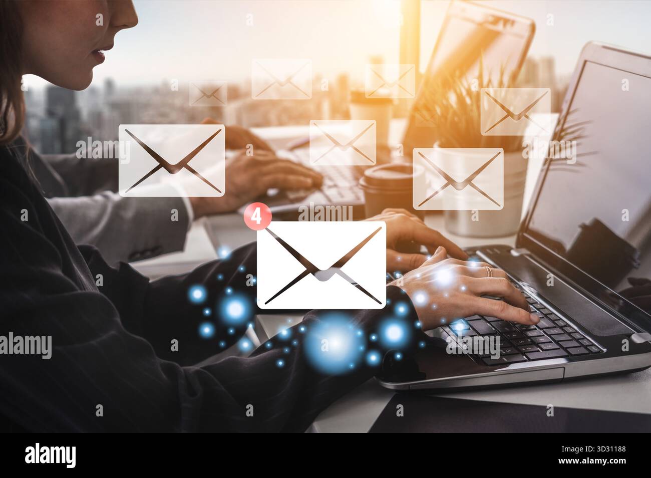 Une boîte de réception contenant une alerte de notification de nouveau message. Concept de communication numérique, de correspondance et de courrier électronique non lu. Motif Banque D'Images