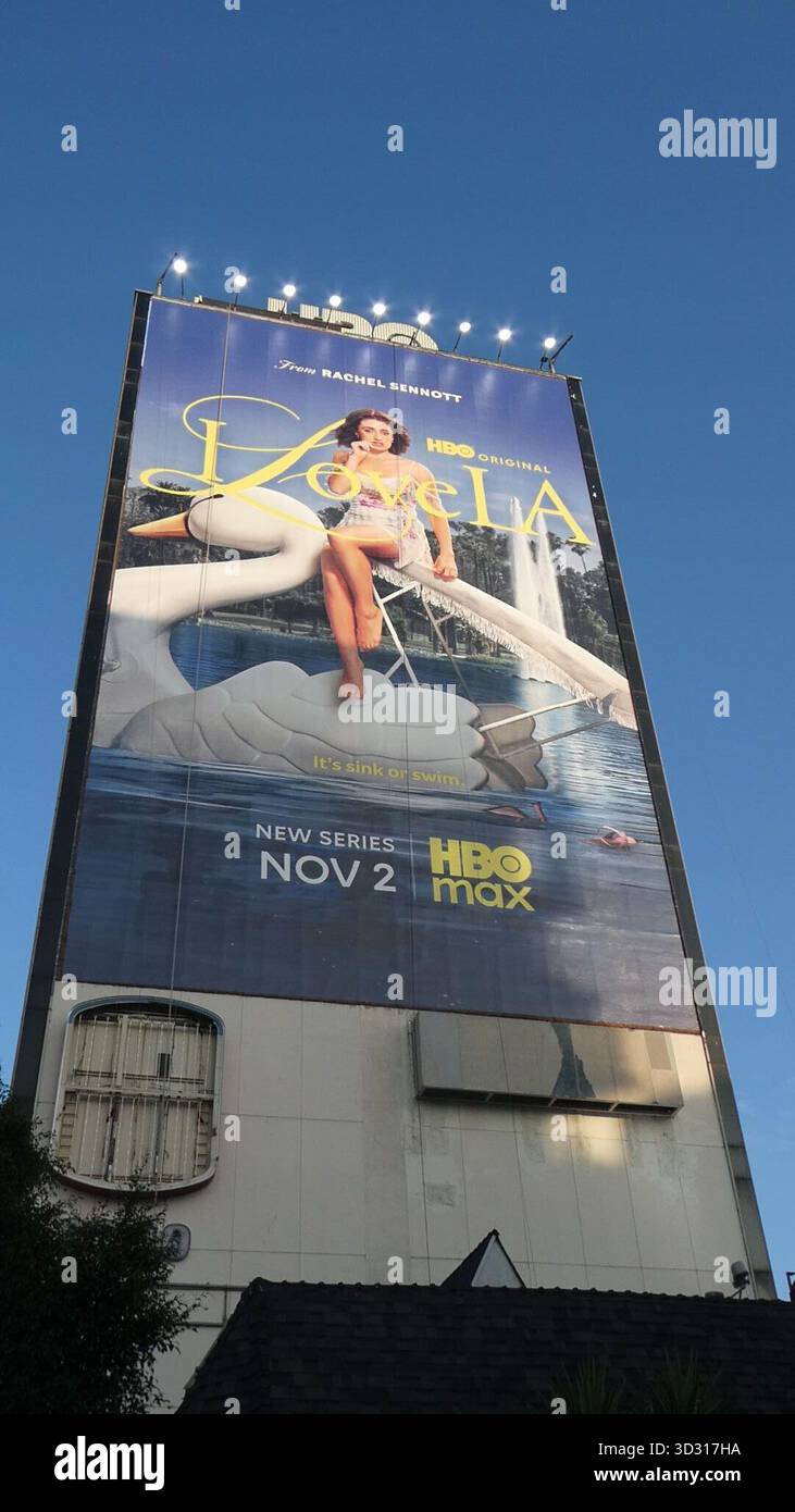 Los Angeles, Californie, USA 3 novembre 2025 I Love LA HBO Billboard on Sunset Blvd le 3 novembre 2025 à Los Angeles, Californie, USA. Photo de Barry King/Alamy Stock photo Banque D'Images