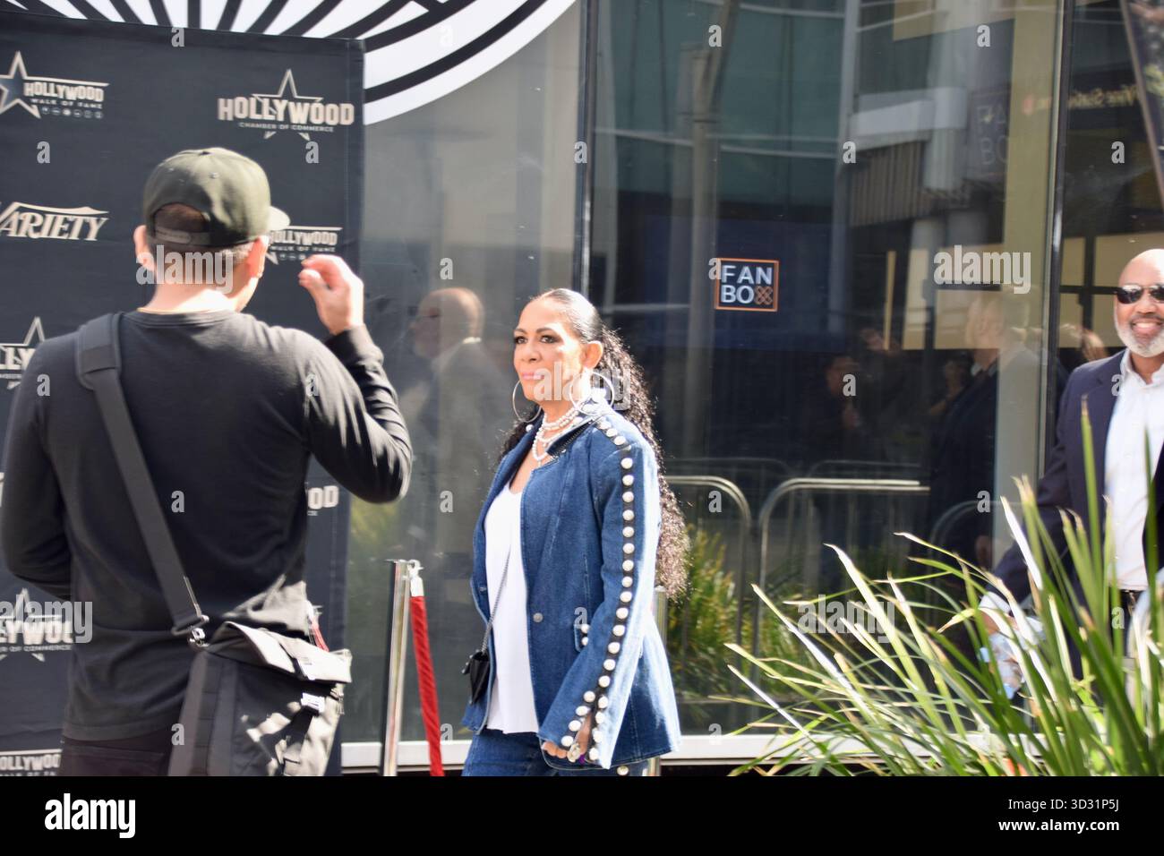 Los Angeles, Californie, le 3 novembre 2025. La musicienne Sheila E assiste à la cérémonie Hollywood Walk of Fame en l'honneur de Sherri Shepherd à Los Angeles, Californie, le 3 novembre 2025. Crédit : Sharon Graphics/Alamy Live News Banque D'Images