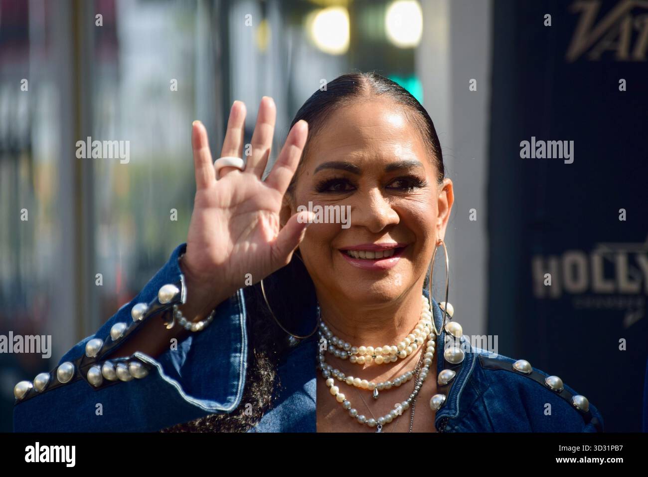 Los Angeles, Californie, le 3 novembre 2025. La musicienne Sheila E assiste à la cérémonie Hollywood Walk of Fame en l'honneur de Sherri Shepherd à Los Angeles, Californie, le 3 novembre 2025. Crédit : Sharon Graphics/Alamy Live News Banque D'Images
