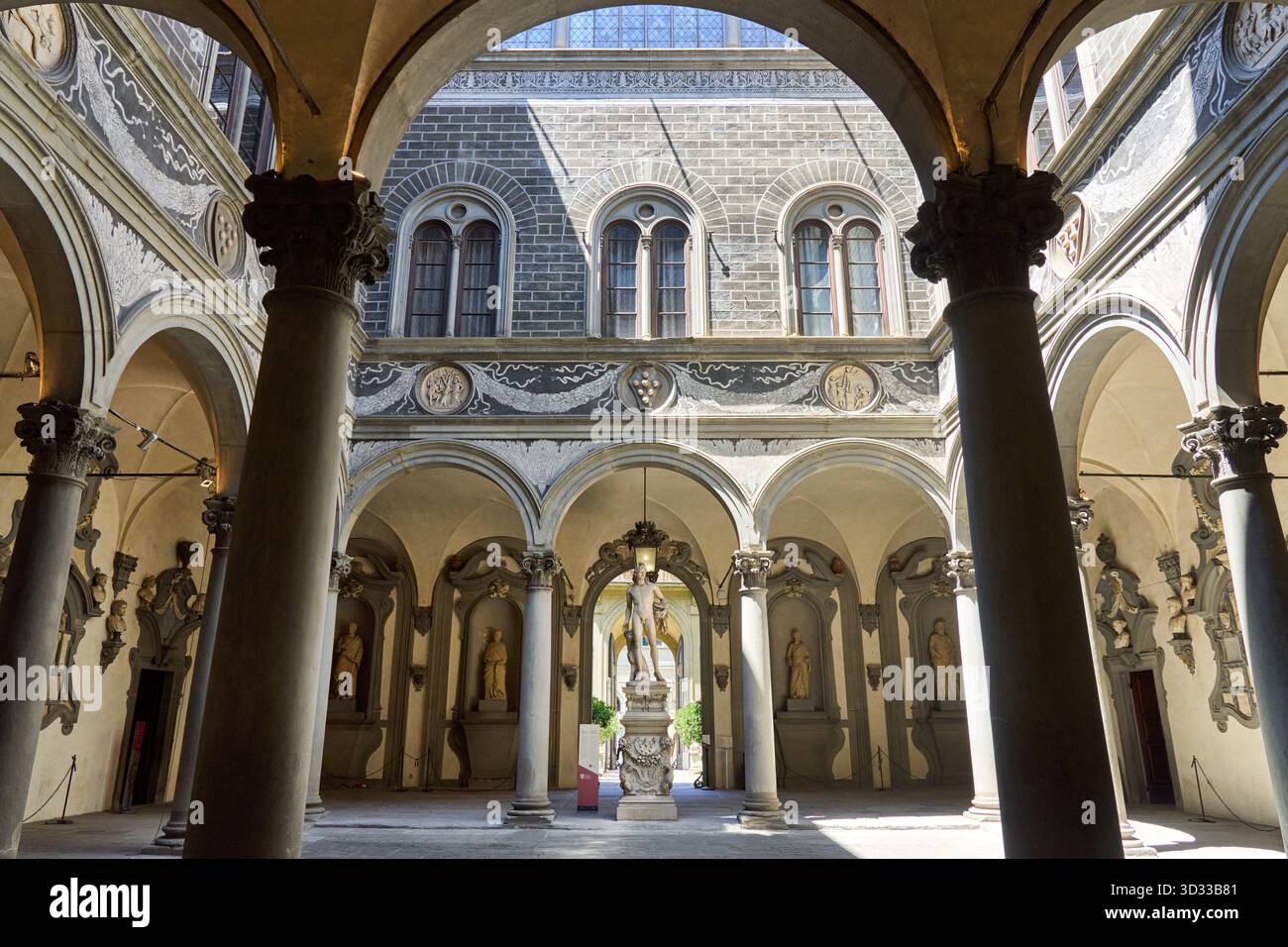 La Cour de la colonne, ou Cour Michelozzo, architecte Michelozzo di Bartolomeo, Palazzo Medici Riccardi, Florence, Toscane, Italie Banque D'Images