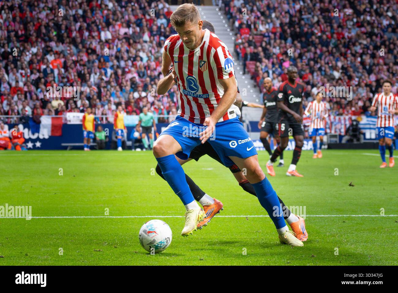 Alexander Sørloth de l'Atlético de Madrid en action lors du match LaLiga EA Sports entre l'Atlético de Madrid et le Sevilla FC Banque D'Images
