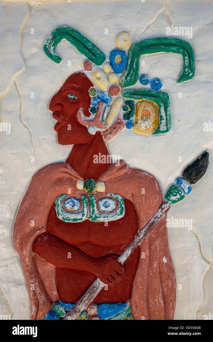 Figure maya sculptée sur le front de mer à Cozumel Mexique Banque D'Images