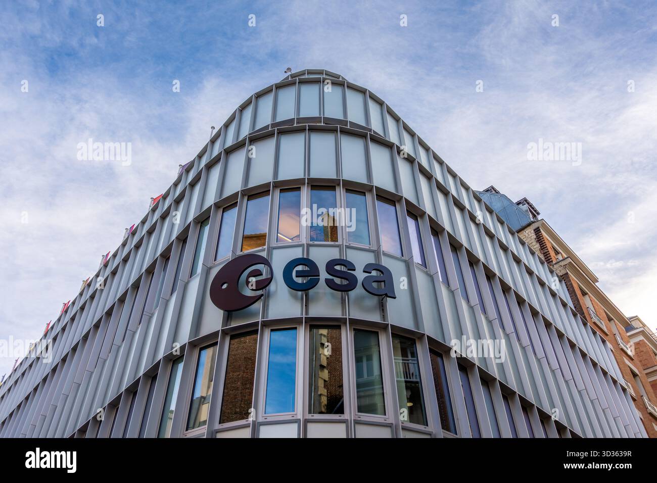 Façade du siège de l'Agence spatiale européenne (ESA), est une organisation internationale de 23 membres consacrée à l'exploration spatiale, Paris, France Banque D'Images
