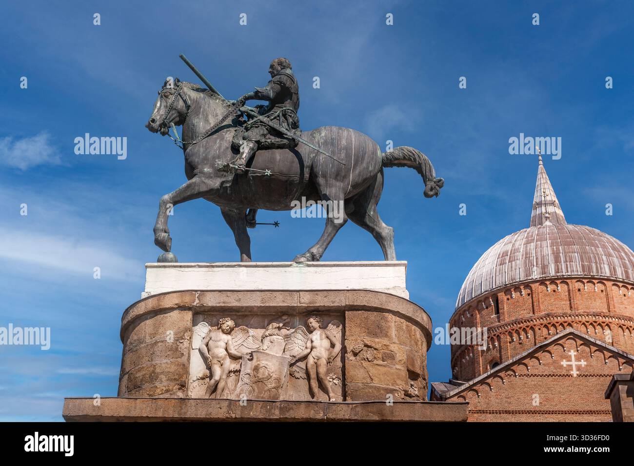 Statue équestre de Gattamelata par Donatello à Padoue, Italie Banque D'Images