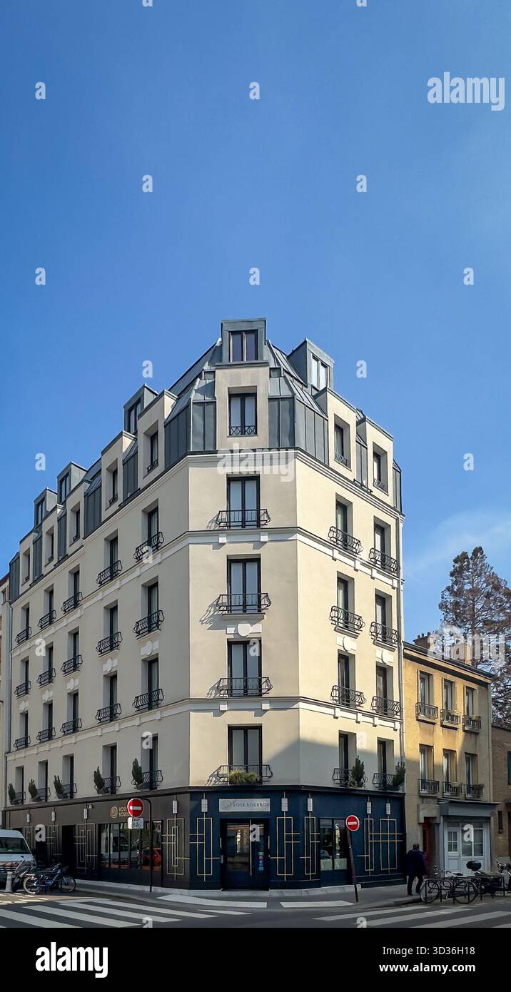 Paris, France, 25 mars 2025, vue sur l'Hôtel Rose Bourbon, hôtel 3 étoiles du 15ème arrondissement Banque D'Images