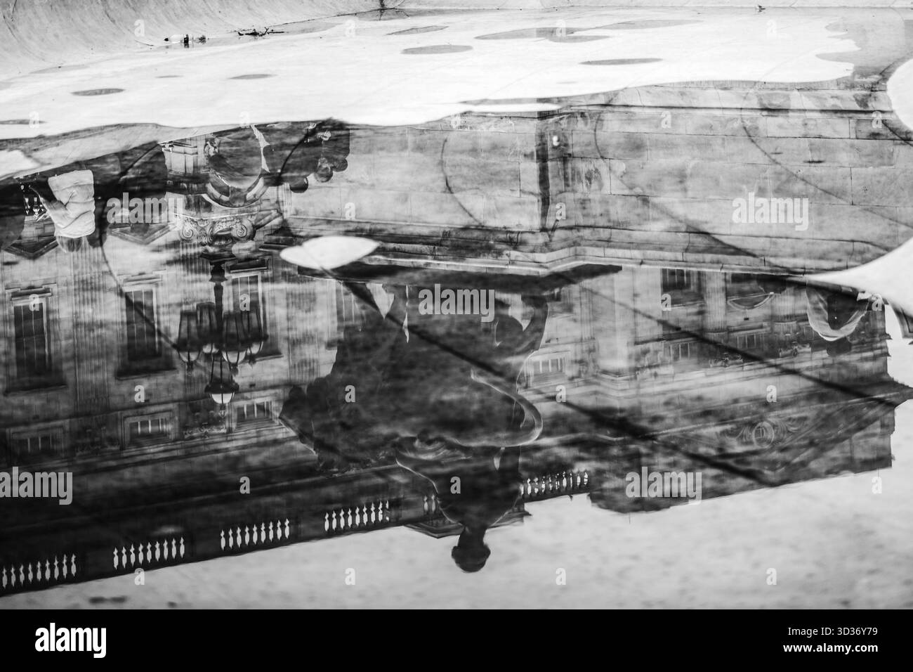 Devant Buckingham Palace, Londres, Royaume-Uni - 14 octobre 2022 - photographie de voyage capturant l'architecture et le patrimoine intemporels de ce monument royal. Banque D'Images