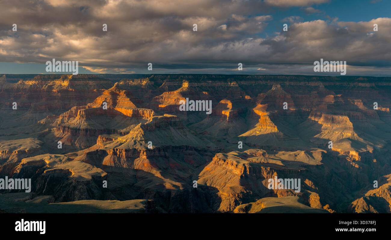 Coucher de soleil, parc national du Grand Canyon, Arizona Banque D'Images