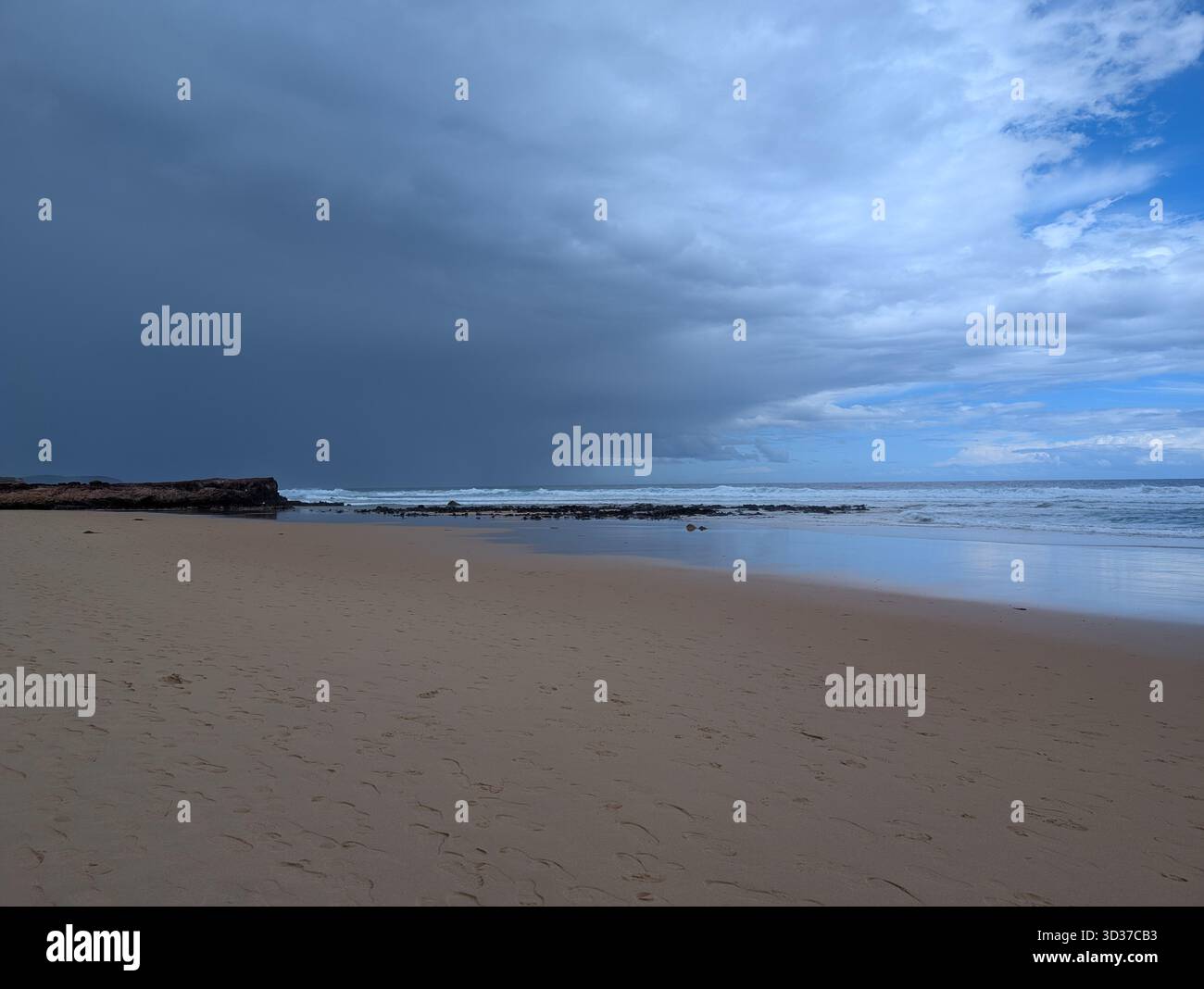 Plage de Forrest Cave - Image de stock capturée avec un smartphone