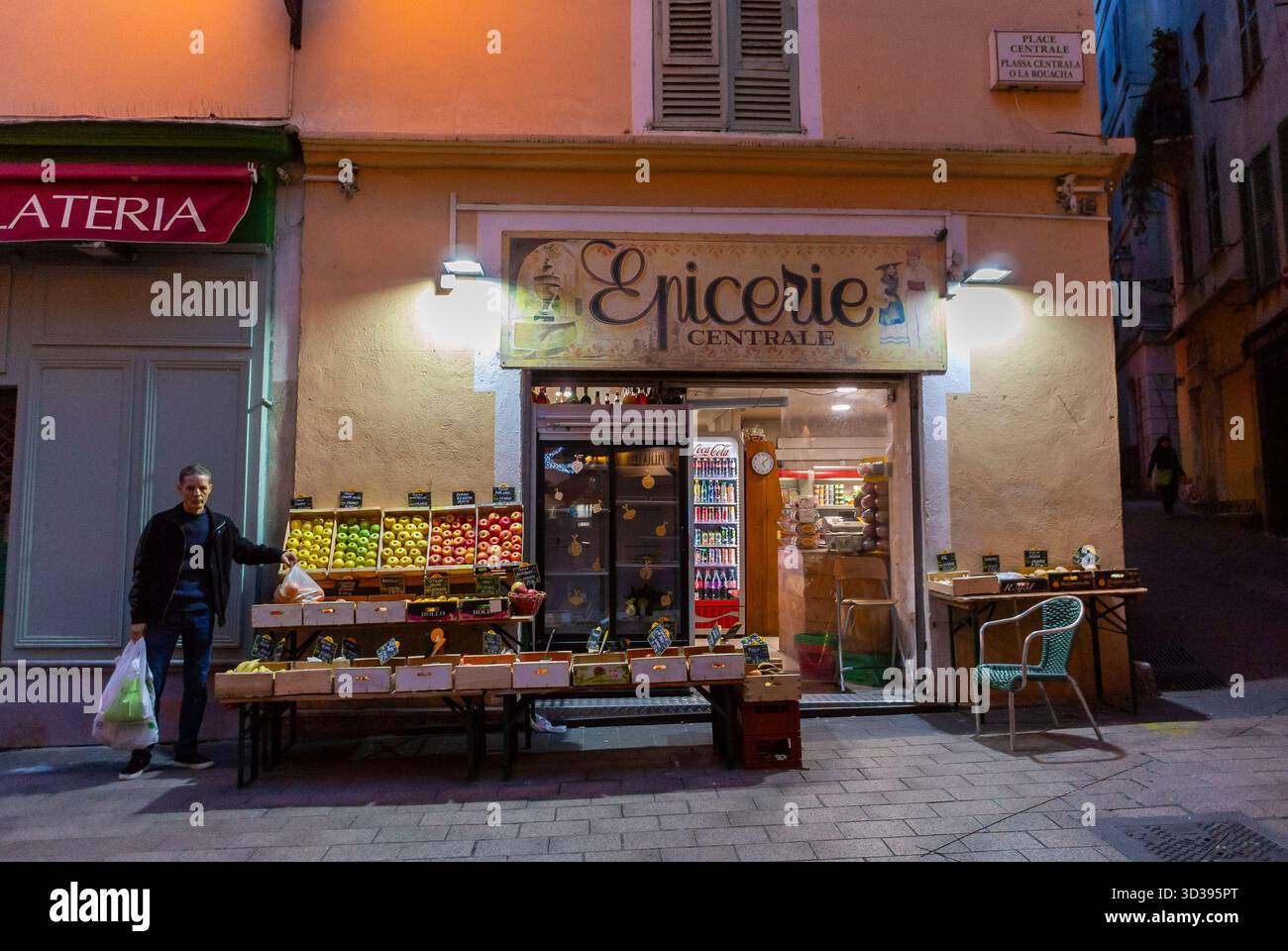 Nice, France, épicerie locale épicerie française, Front, Epicerie, vieille ville, nuit Banque D'Images
