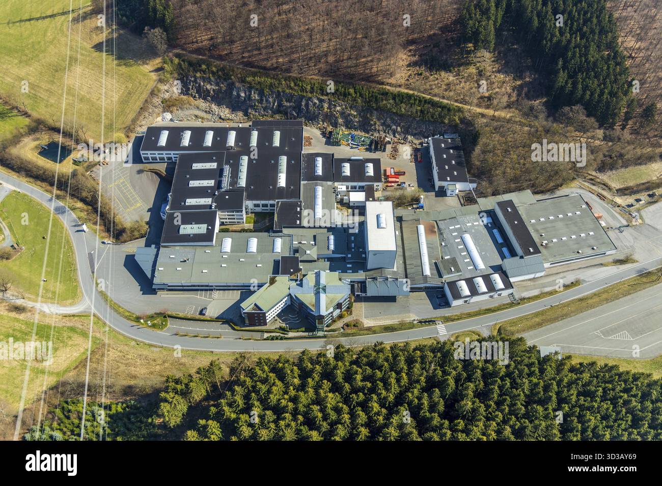 Vue aérienne de KettenWulf, un producteur de chaînes transporteuses, de chaînes d'entraînement et de pignons dans le district de Kueckelheim d'Eslohe dans le Sauerland en Rhénanie du Nord Banque D'Images