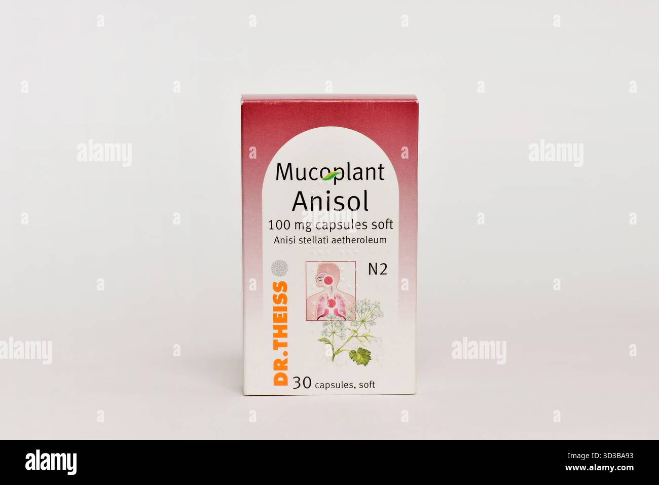 Mucoplant Anisol 100 mg par Dr Theiss, 30 capsules molles, anisi stellati aetheroleum, N2. Au-dessus de l'emballage de médicament contre le mal de gorge sur blanc. Banque D'Images