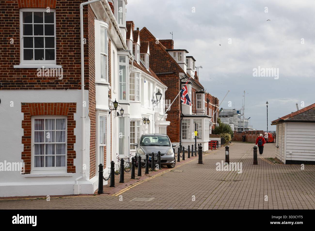 Le Quay, bâtiments géorgiens traditionnels en briques rouges.Burnham sur Crouch, Essex, Angleterre. Banque D'Images