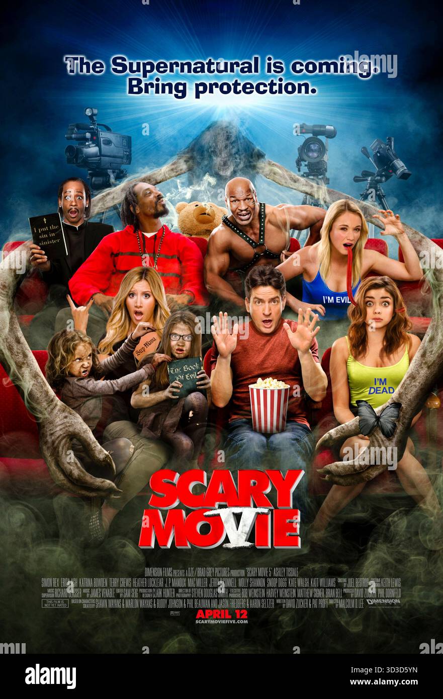 Scary Movie 5 (2013) réalisé par Malcolm D. Lee et mettant en vedette Ashley Tisdale, Simon Rex et Erica Ash. Un couple vit des événements surnaturels bizarres après avoir adopté trois enfants et doit protéger sa famille des forces démoniaques menaçant sa maison. Affiche AMÉRICAINE À une feuille POUR USAGE ÉDITORIAL UNIQUEMENT. Crédit : BFA / The Weinstein Company Banque D'Images