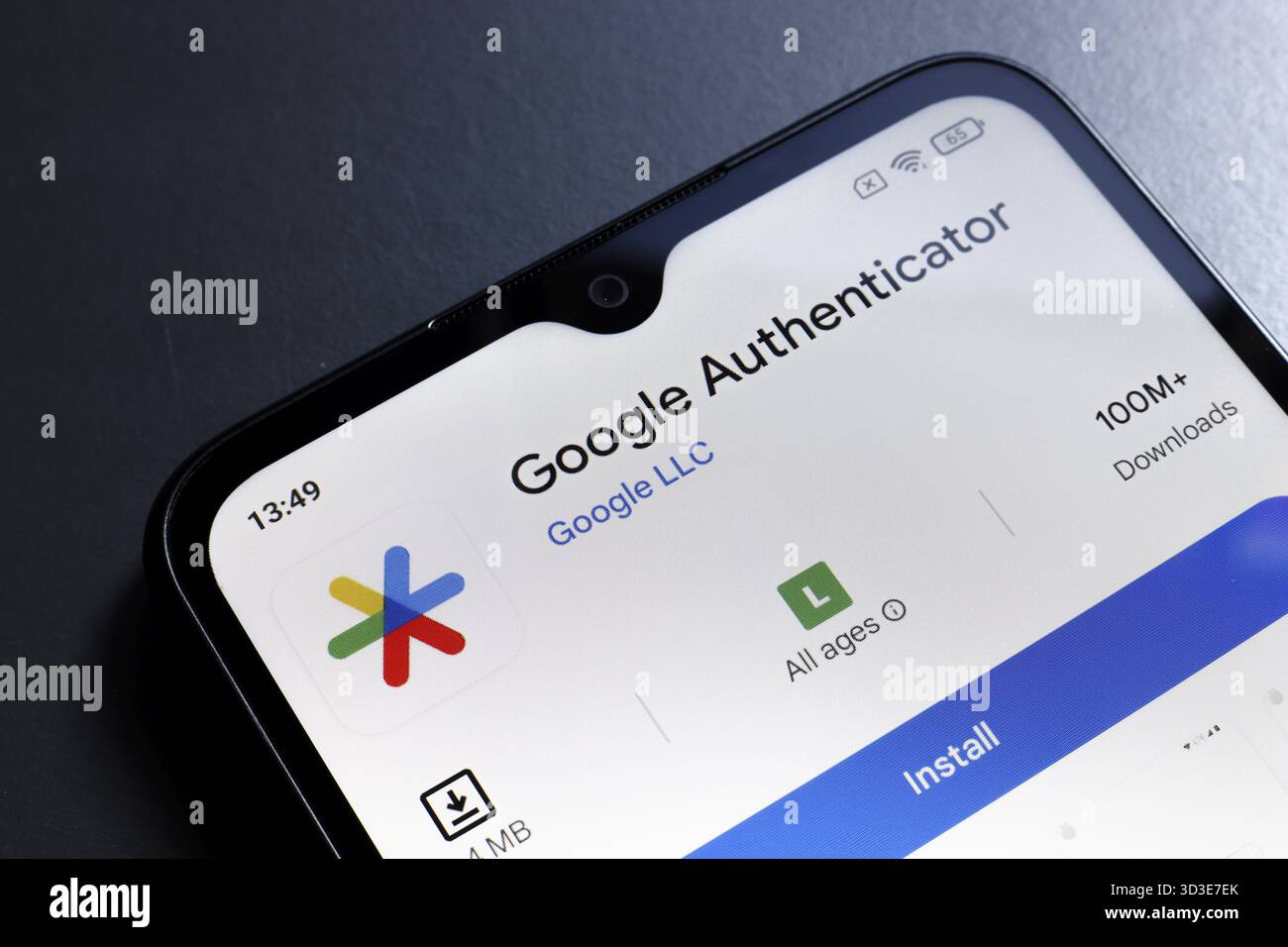 24 octobre 2024, Portugal. Dans cette illustration photo, le logo de l'application Google Authenticator est affiché sur l'écran d'un smartphone Banque D'Images