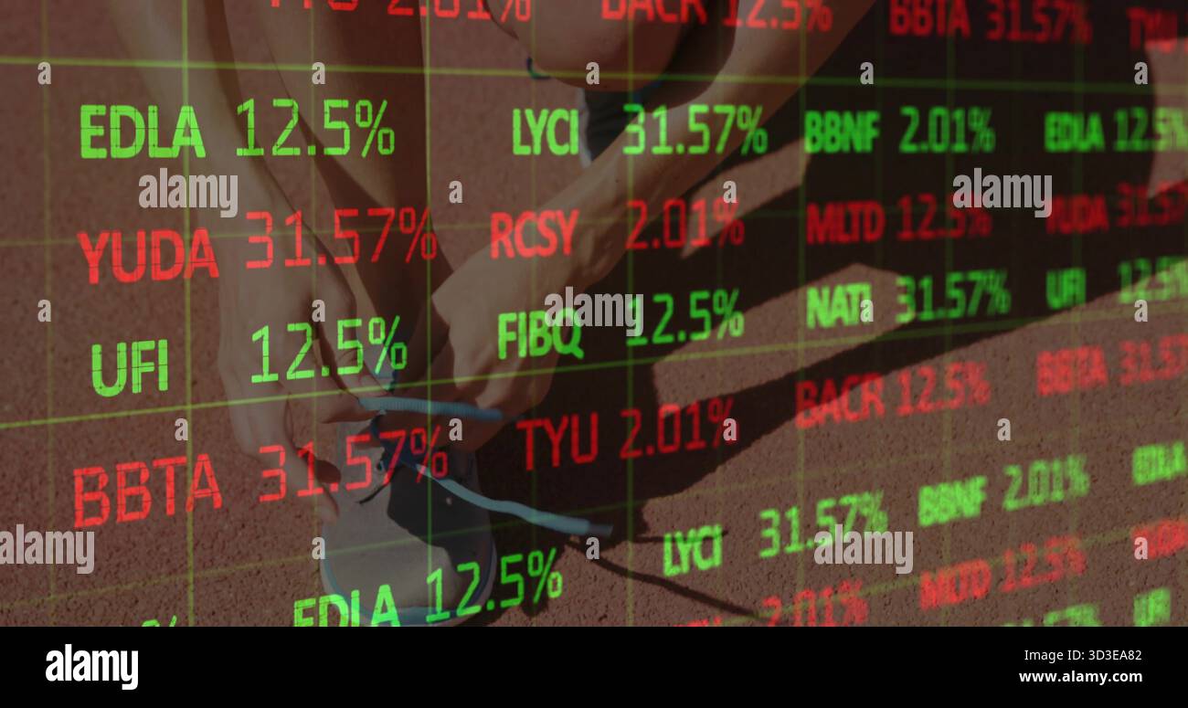 Coureur portant des lacets de chaussures de sport sur une piste extérieure, avec un ticker vert-rouge et des lignes de quadrillage Banque D'Images