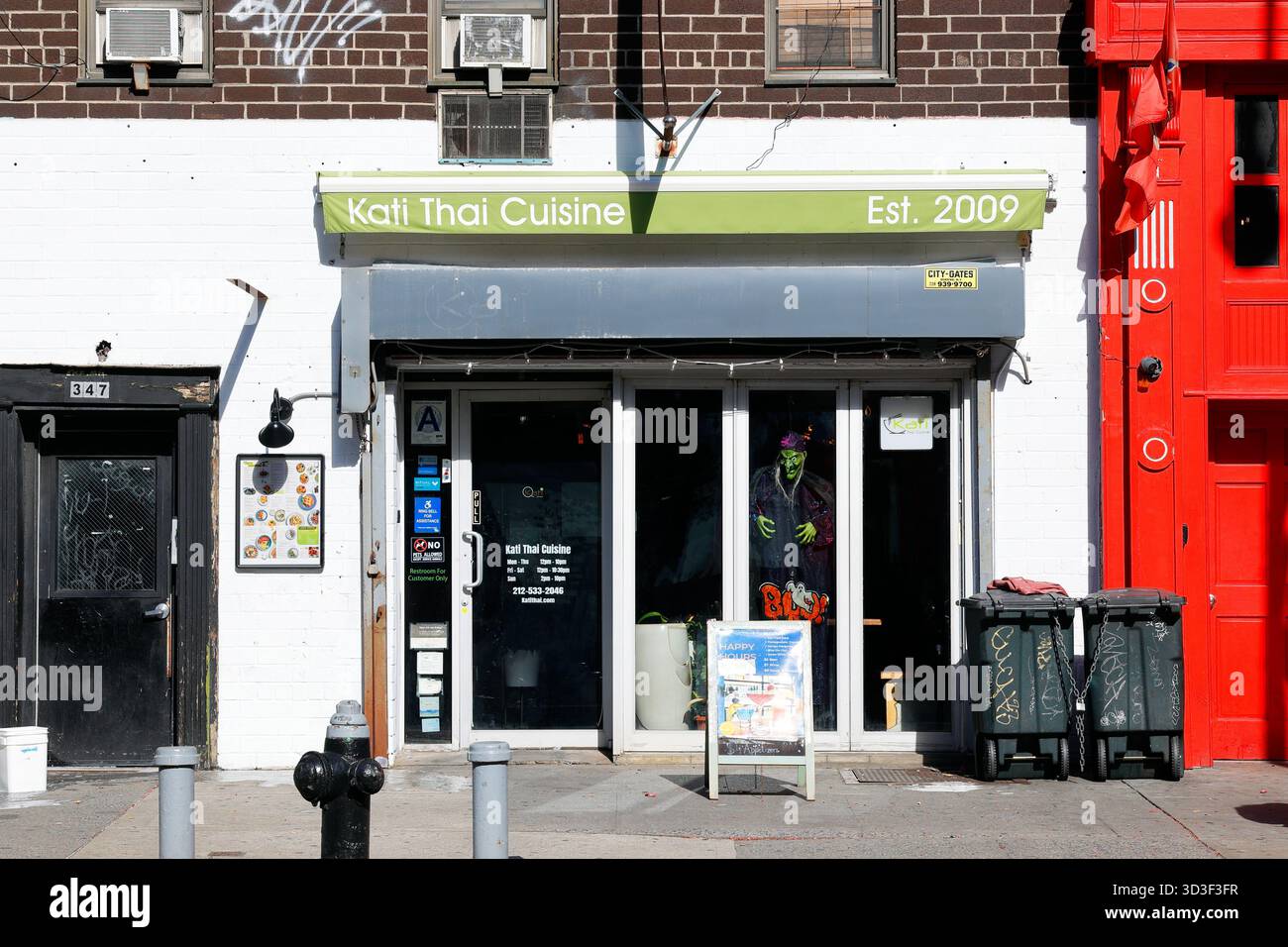 Kati Thai cuisine, 347 E 14th St, New York, NYC Storefront d'un restaurant thaïlandais dans l'East Village de Manhattan. Banque D'Images