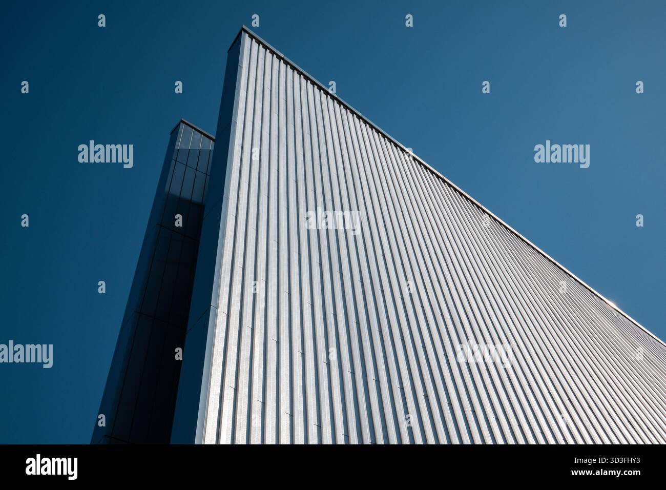 Extérieur de la cathédrale Marie de Tokyo, un bâtiment moderniste conçu par l'architecte japonais Kenzo Tange Banque D'Images