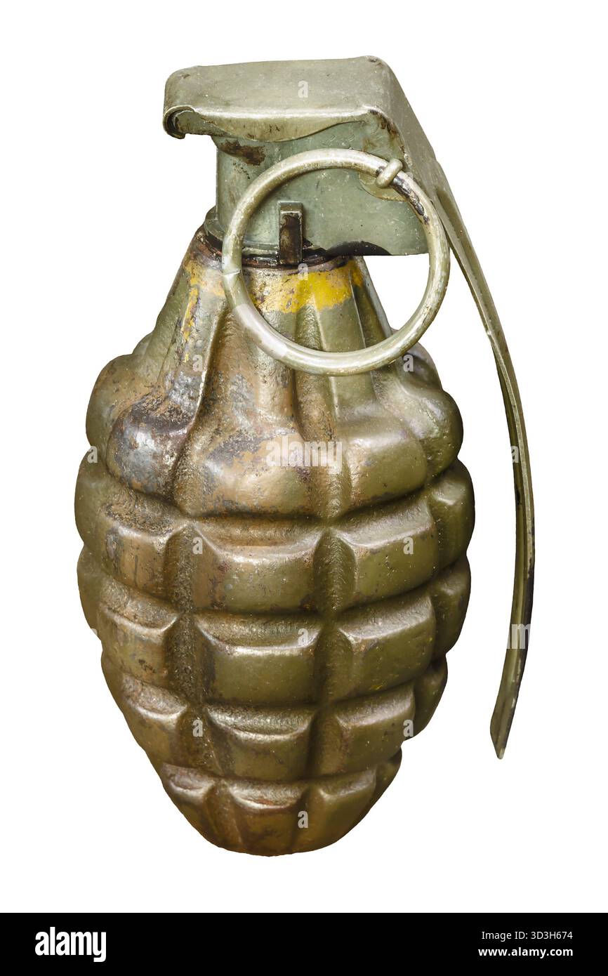 Isolé ancienne grenade à main de la seconde Guerre mondiale isolée sur un fond blanc Banque D'Images