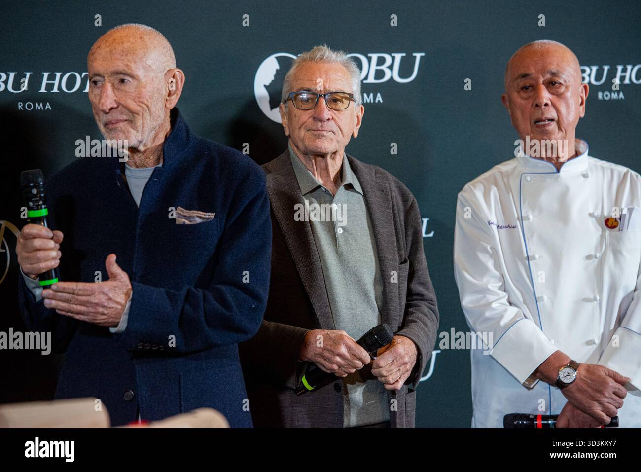 Roma, Italie. 06 novembre 2025. Sakè Ceremony all'inaugurazione del Nobu Hotel su via Veneto, Robert de Niro con Chef Nobu Matsuhisha, Meir Teper, - Giovedì 6, novembre 2025. Actualités (photo de Valentina Stefanelli/Lapresse) cérémonie de Sakè lors de l'inauguration de l'hôtel Nobu sur la via Veneto, Robert de Niro avec Chef Nobu Matsuhisha, Trevor Horwell, Meir Teper, - jeudi 6 novembre, 2025. actualités (photo de Valentina Stefanelli/Lapresse) crédit : LaPresse/Alamy Live News Banque D'Images