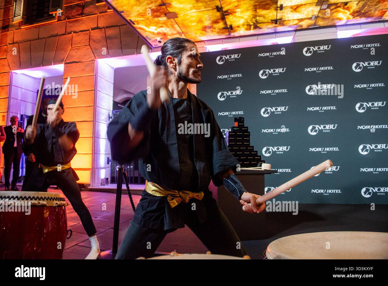 Roma, Italie. 06 novembre 2025. Sakè Ceremony all'inaugurazione del Nobu Hotel su via Veneto - Giovedì 6, novembre 2025. Actualités (photo de Valentina Stefanelli/Lapresse) cérémonie de Sakè lors de l'inauguration de l'hôtel Nobu sur la via Veneto, - jeudi 6 novembre 2025. Actualités (photo de Valentina Stefanelli/Lapresse) crédit : LaPresse/Alamy Live News Banque D'Images