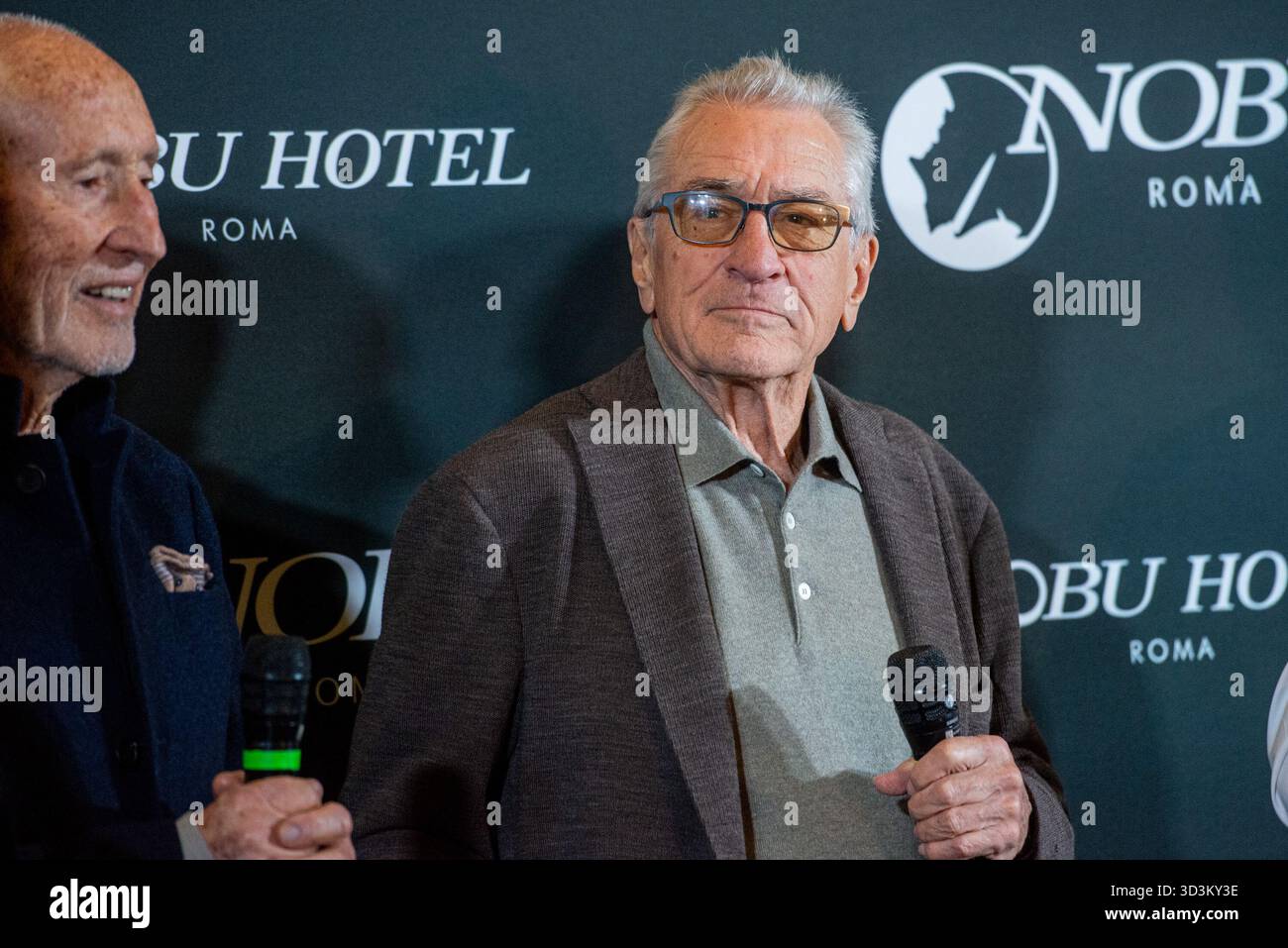 Roma, Italie. 06 novembre 2025. Sakè Ceremony all'inaugurazione del Nobu Hotel su via Veneto, Robert de Niro, Meir Teper, - Giovedì 6, novembre, 2025. actualités (photo de Valentina Stefanelli/Lapresse) cérémonie de Sakè lors de l'inauguration de l'hôtel Nobu sur la via Veneto, Robert de Niro, Meir Teper, - jeudi 6 novembre 2025. actualités (photo de Valentina Stefanelli/Lapresse) crédit : LaPresse/Alamy Live News Banque D'Images