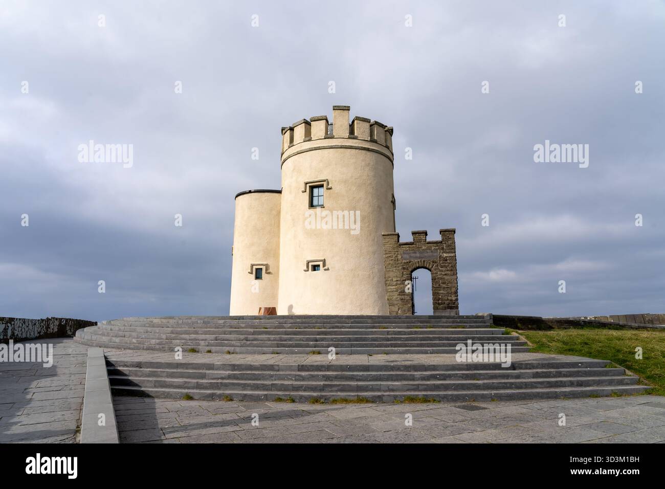 Tour d'O'Brien sur les falaises de Moher à Lislorkan Nord, Clare, Irlande. Banque D'Images
