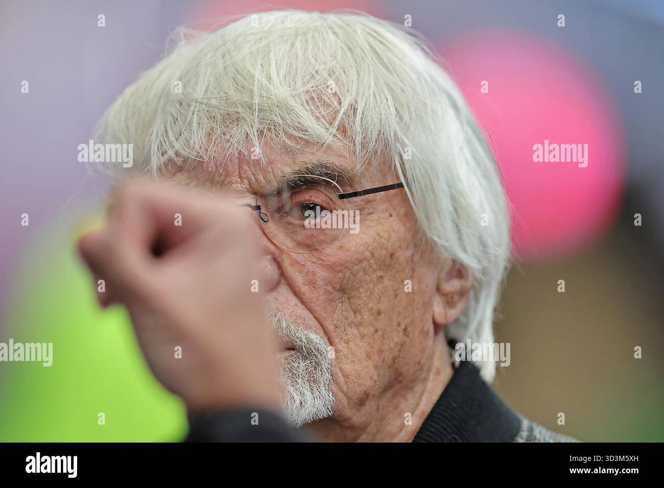 Sao Paulo, Brésil. 6 novembre 2025. Bernie Ecclestone arrive au Paddock lors des avant-premières du Grand Prix de F1 du Brésil à l'Autodromo Jose Carlos Pace le 06 novembre 2025 à Sao Paulo, Brésil. Photo : Heuler Andrey/DiaEsportivo/Alamy Live News crédit : DiaEsportivo/Alamy Live News Banque D'Images