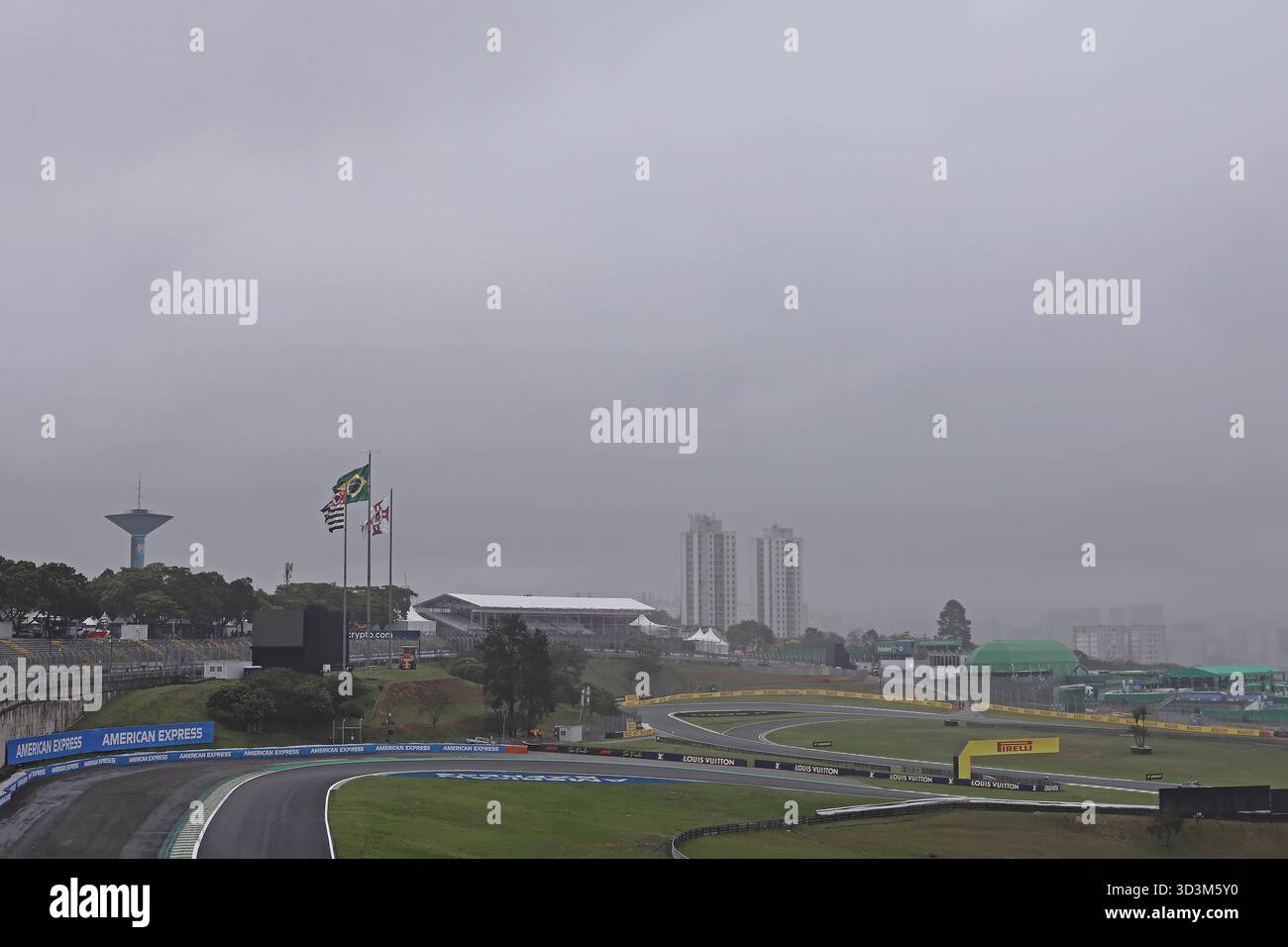 Sao Paulo, Brésil. 6 novembre 2025. Vue générale de l'Autodromo Jose Carlos Pace lors des avant-premières du Grand Prix de F1 du Brésil à l'Autodromo Jose Carlos Pace le 06 novembre 2025 à Sao Paulo, Brésil. Photo : Heuler Andrey/DiaEsportivo/Alamy Live News crédit : DiaEsportivo/Alamy Live News Banque D'Images