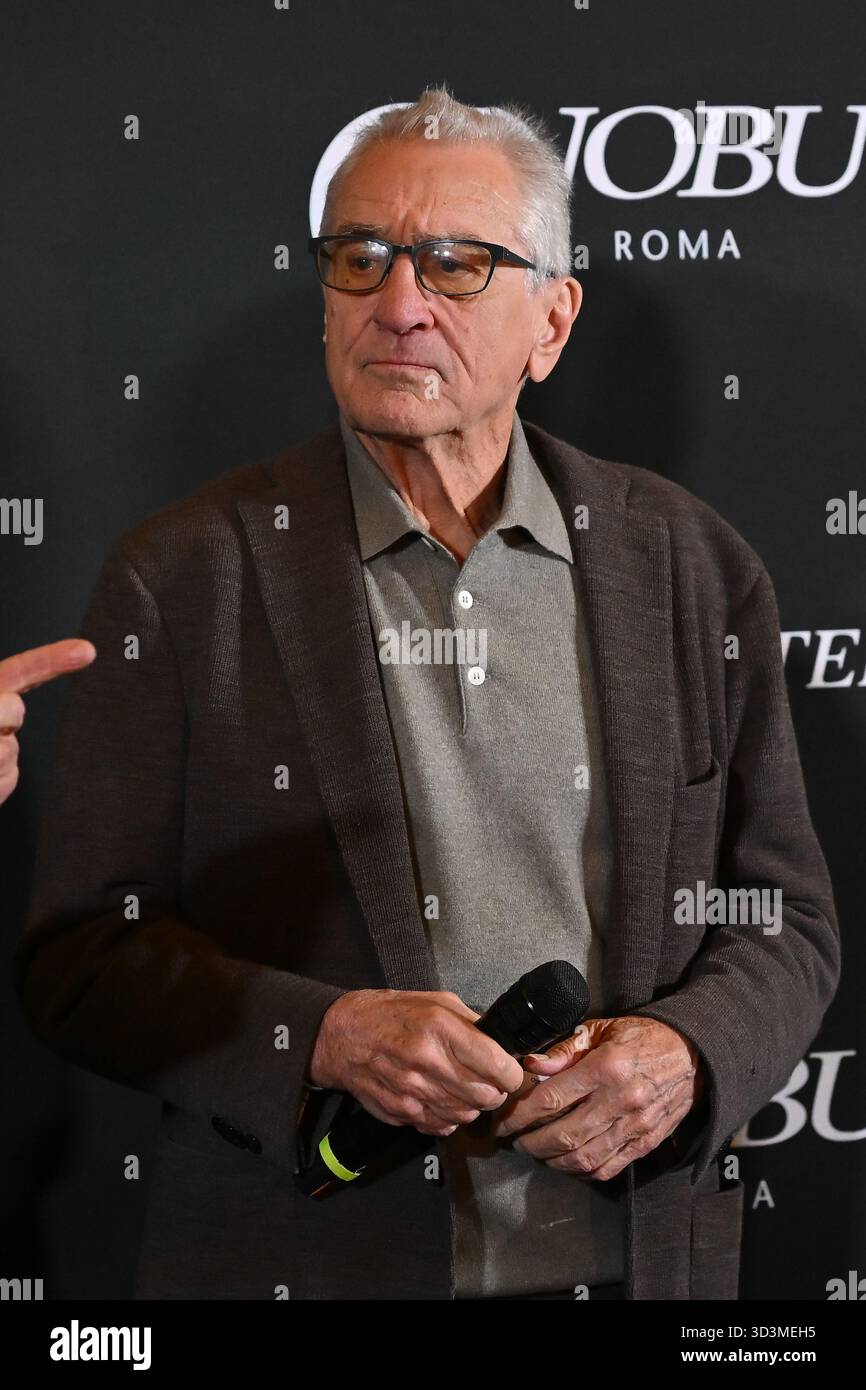 Robert de Niro assiste à l'ouverture de Nobu Hotel à Nobu Hotel Rome le 6 novembre 2025 à Rome, Italie Banque D'Images