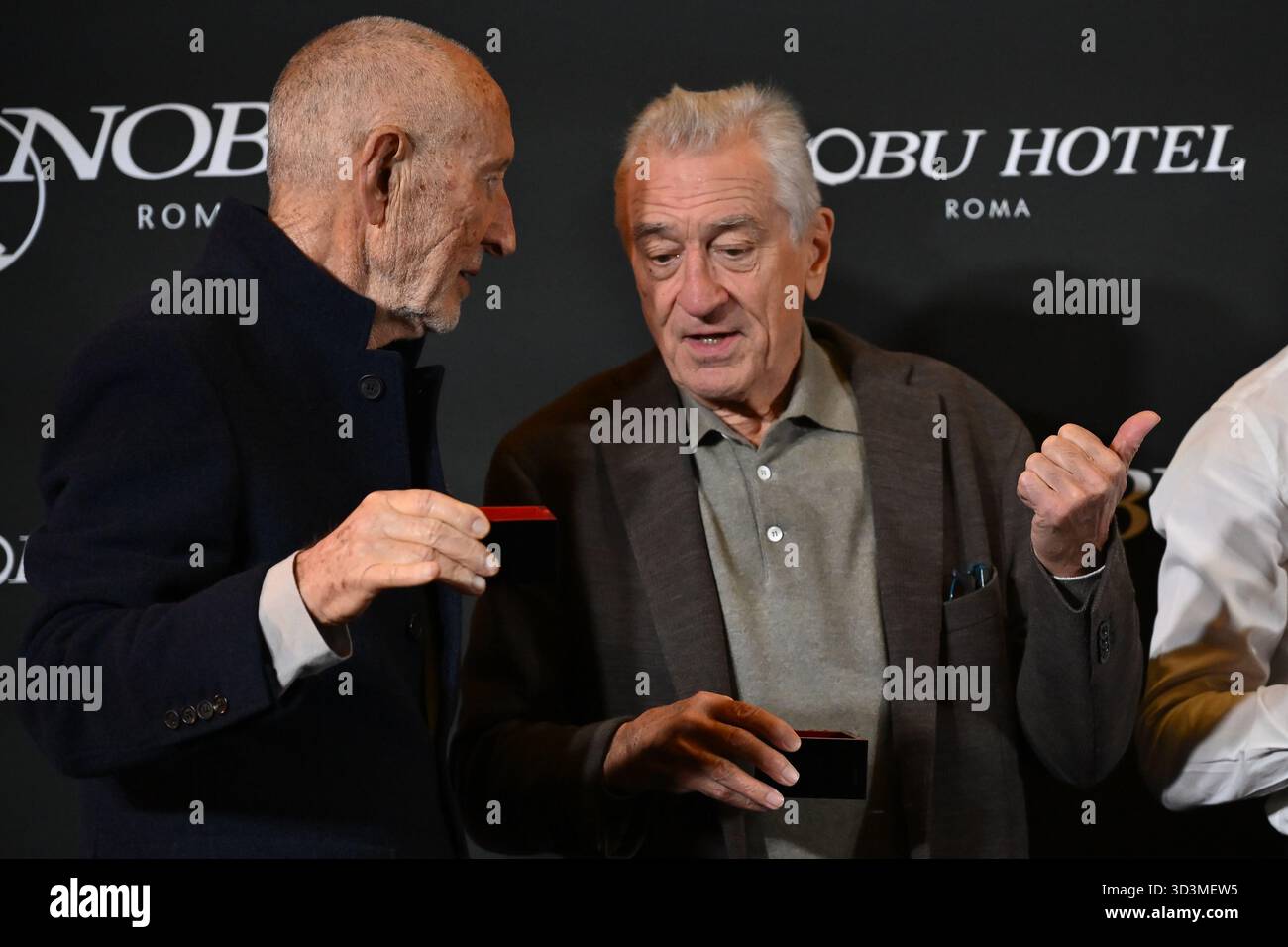 Meir Teper et Robert de Niro assistent à l'ouverture de l'hôtel Nobu à l'hôtel Nobu Rome le 6 novembre 2025 à Rome, Italie Banque D'Images
